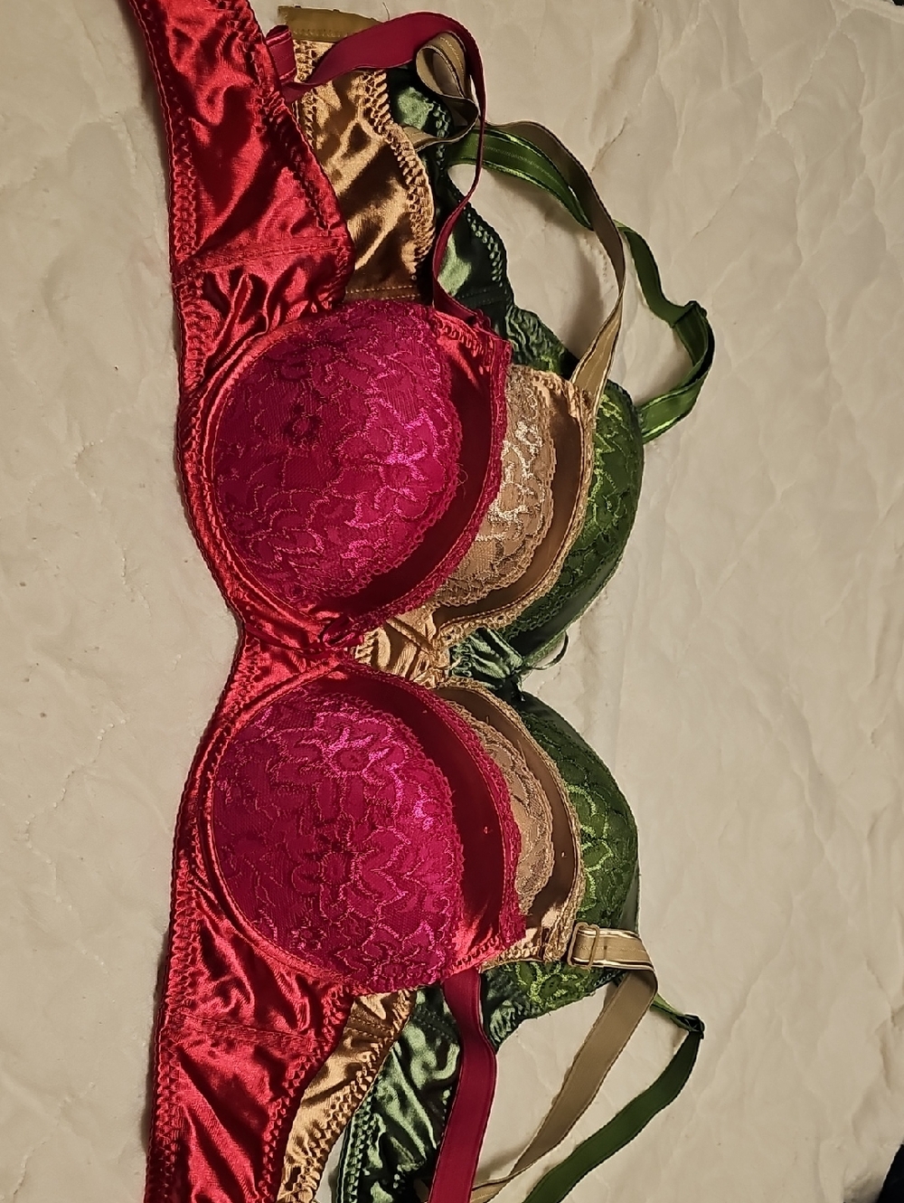 Satin & Lace Push-Up Bra Trio in Red, Green, Beige